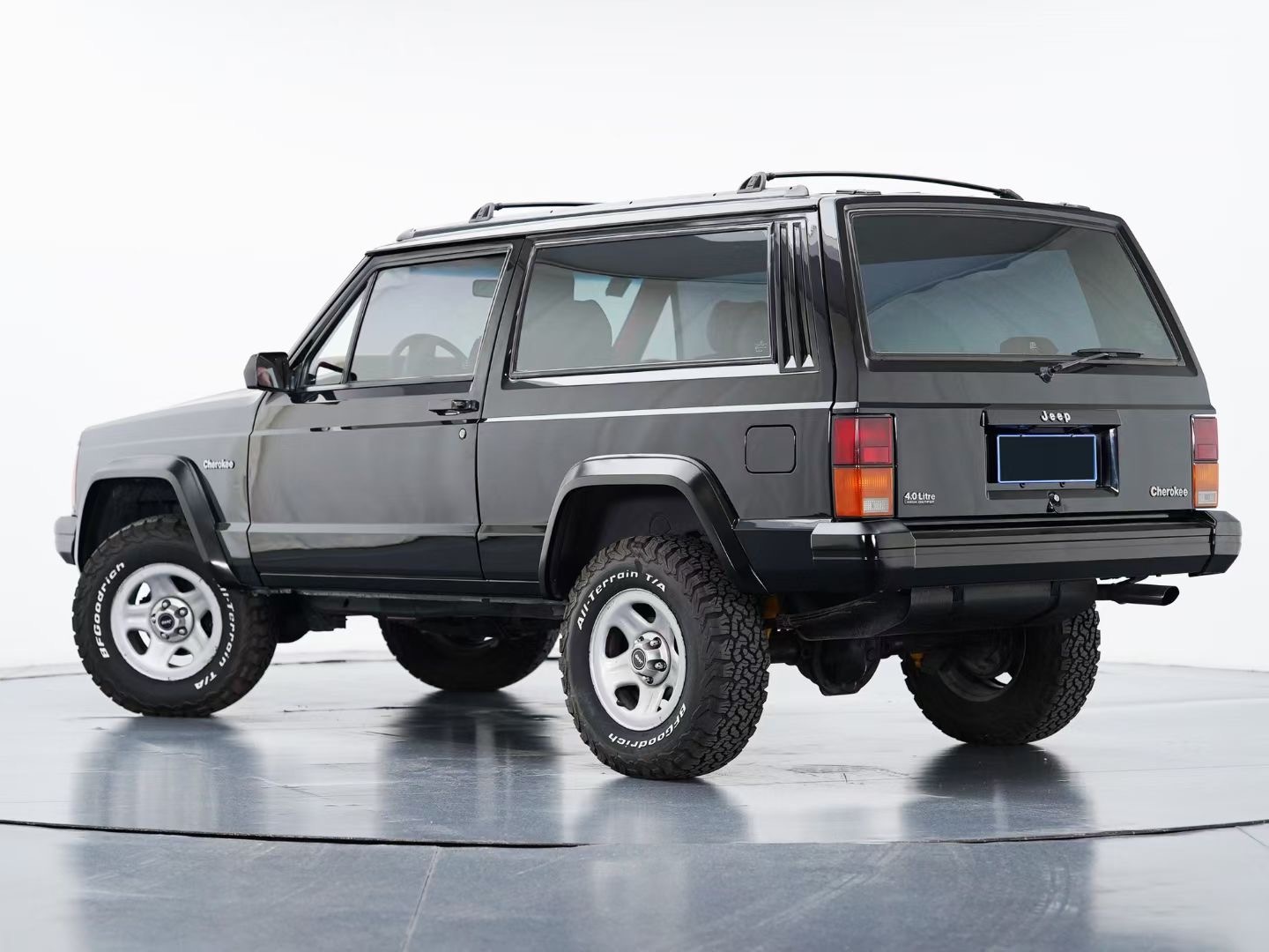 3门版切诺基是我小时候玩切诺基的神物