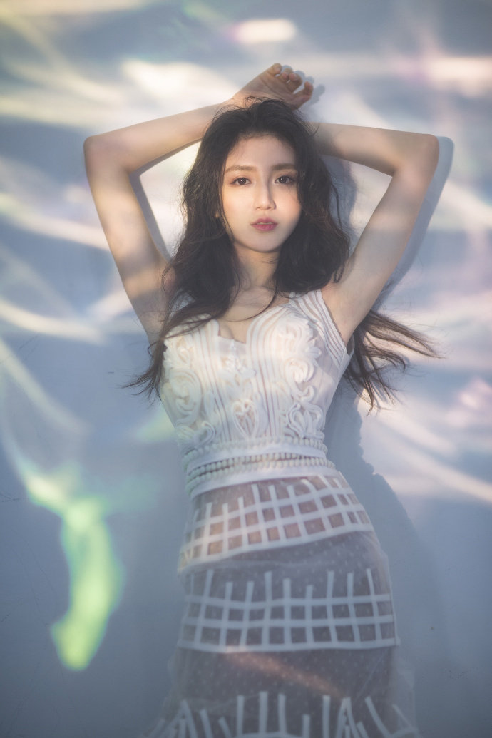 万穗 处女座 毕业于上海戏剧学院 特长民族舞 现代舞