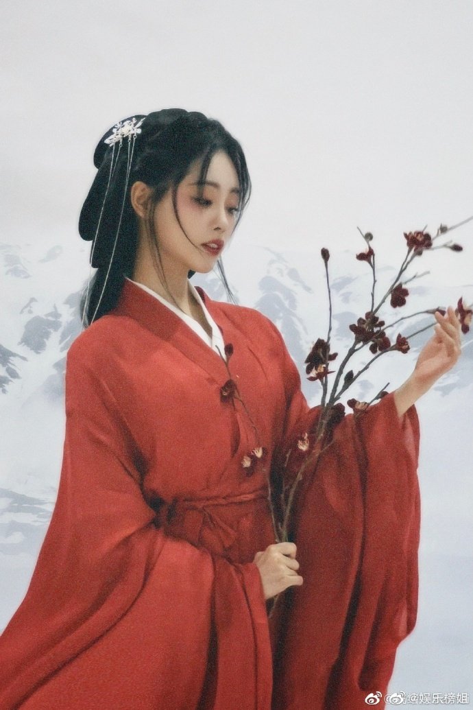 祝绪丹红衣古装造型也太美了吧,红色古装适配度好高啊
