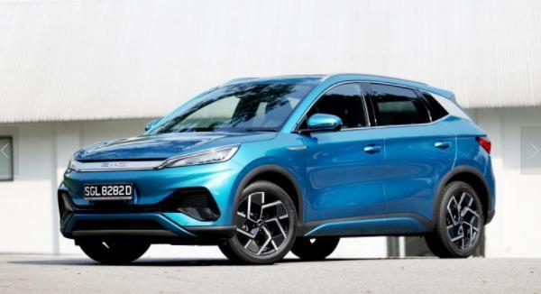 体验比亚迪atto3纯电动紧凑型休旅车