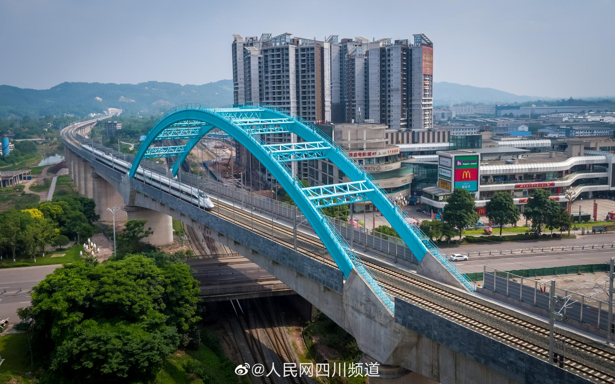 四川自贡泸州正式进入"高铁时代"|四川省|高铁|成都市_新浪新闻