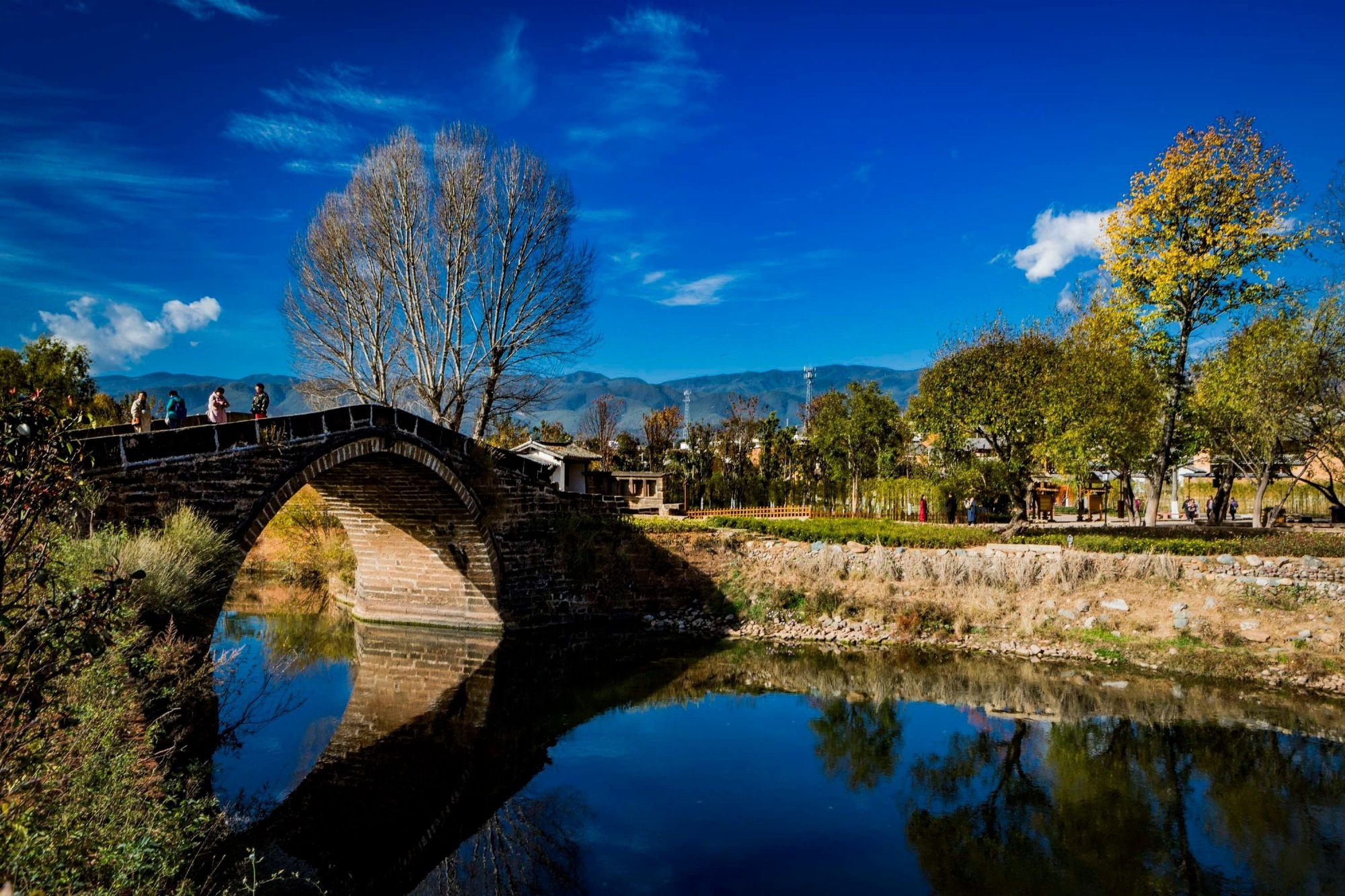 云南大理沙溪古镇,不一样的天空!