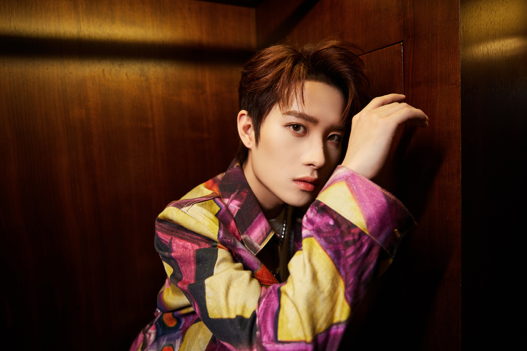 原来就是不想洗头做造型哈哈哈,不知道井胧寸头什么样……_高清图集