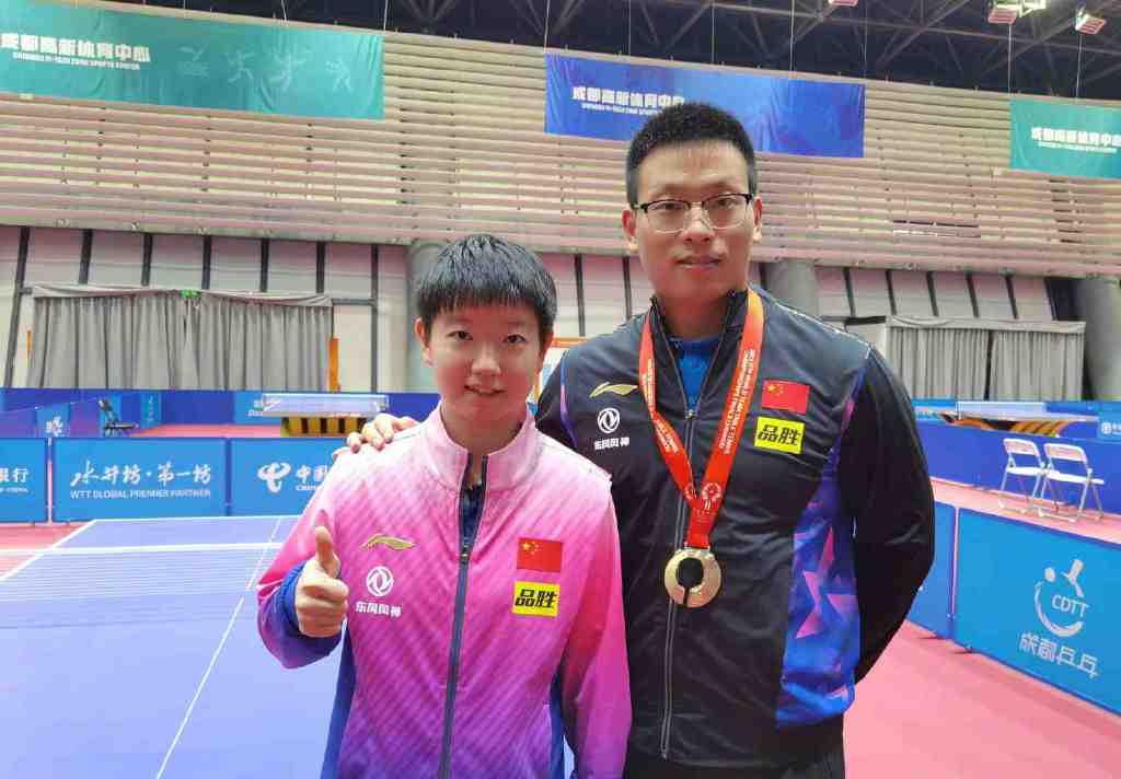 孙颖莎夺冠后会做人!将金牌挂在别人脖子上,合影时主动站在边上休闲区蓝鸢梦想 - Www.slyday.coM 孙颖莎夺冠后会做人!将金牌挂在别人脖子上,合影时主动站在边上休闲区蓝鸢梦想 - Www.slyday.coM