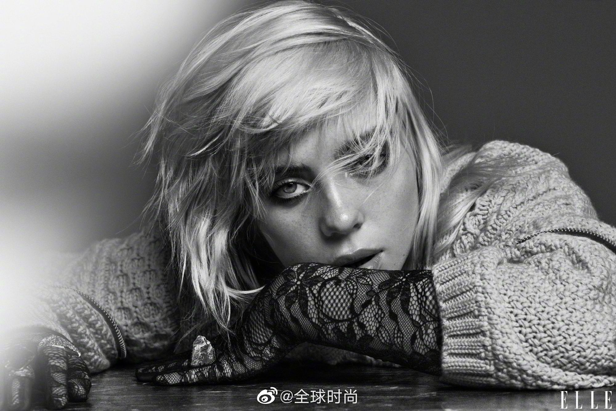 billie eilish "碧梨"登上elle 美国版十月刊封面……__财经头条