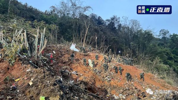 东航客机坠毁事件最新通报，飞机高度急剧下降，机组没有任何回复…休闲区蓝鸢梦想 - Www.slyday.coM