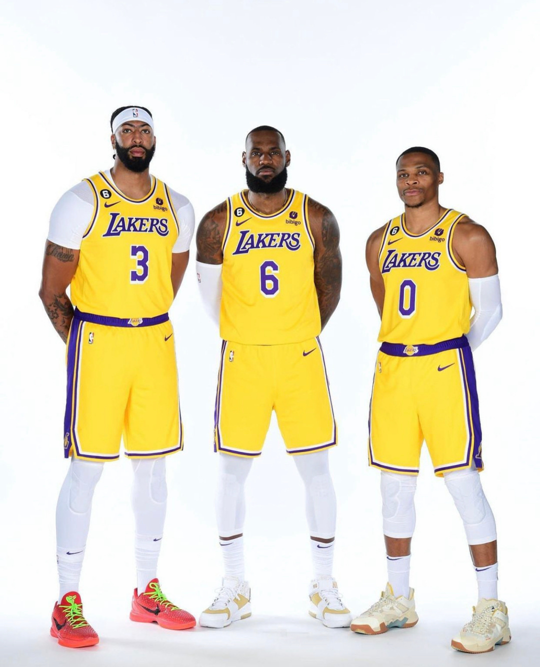 湖人队新赛季定妆照火热出炉!_高清图集_新浪网
