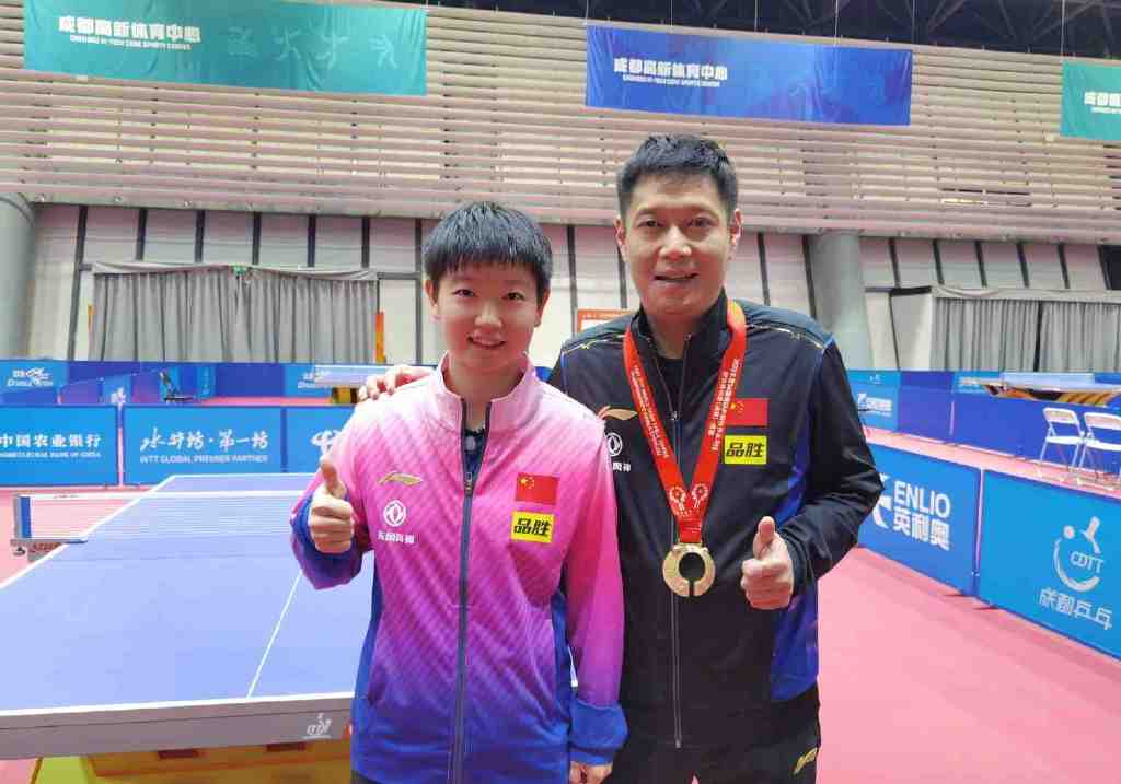 孙颖莎夺冠后会做人!将金牌挂在别人脖子上,合影时主动站在边上休闲区蓝鸢梦想 - Www.slyday.coM 孙颖莎夺冠后会做人!将金牌挂在别人脖子上,合影时主动站在边上休闲区蓝鸢梦想 - Www.slyday.coM