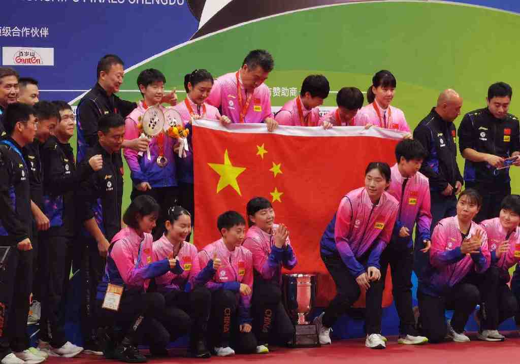 孙颖莎夺冠后会做人!将金牌挂在别人脖子上,合影时主动站在边上休闲区蓝鸢梦想 - Www.slyday.coM 孙颖莎夺冠后会做人!将金牌挂在别人脖子上,合影时主动站在边上休闲区蓝鸢梦想 - Www.slyday.coM