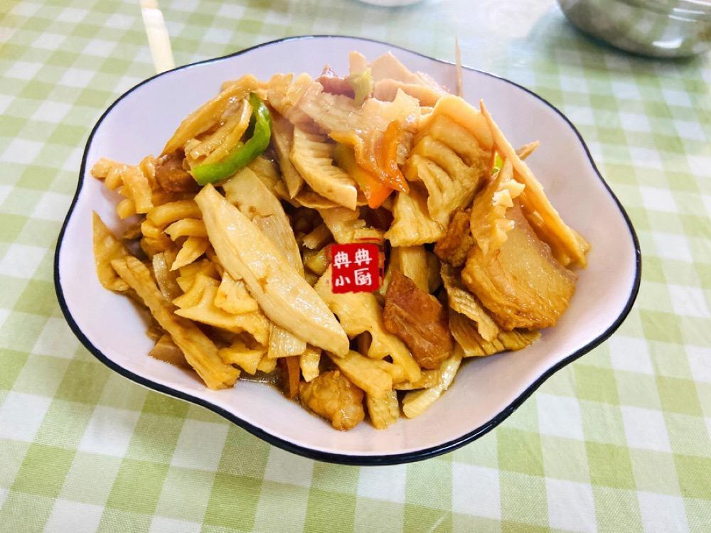 五花肉炒笋干,好吃入味,现在吃也是稀罕菜|笋干|五花肉|家常_新浪新闻