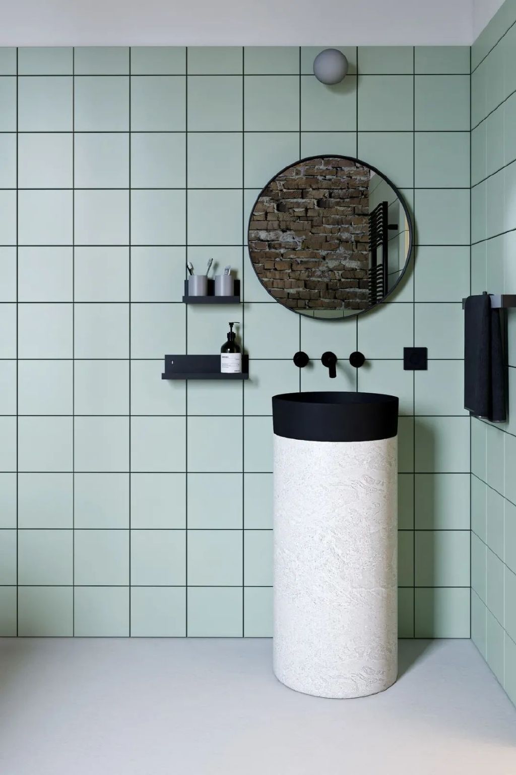 35岁男青年买下上海87㎡的老公寓,改造后的家,如电影场景一般__财经头