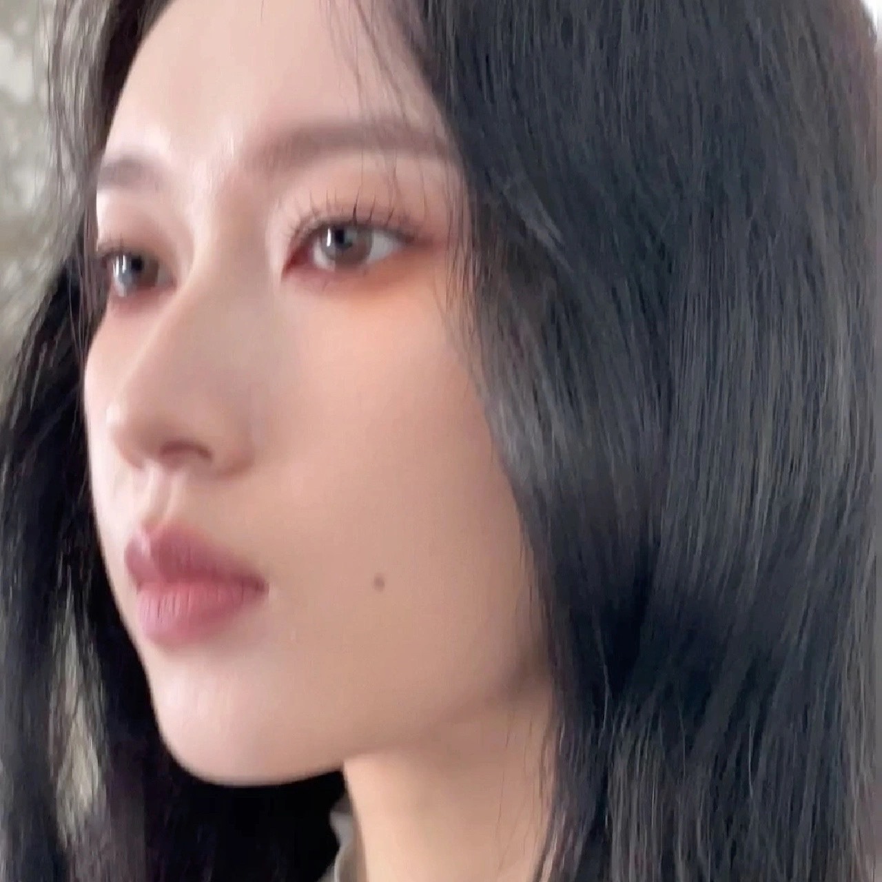 刘令姿|头像__财经头条