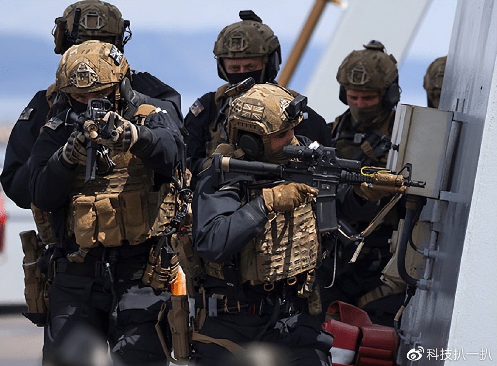 sas特战兵的顶级装备,l119a1突击步枪有何先进!__财经头条