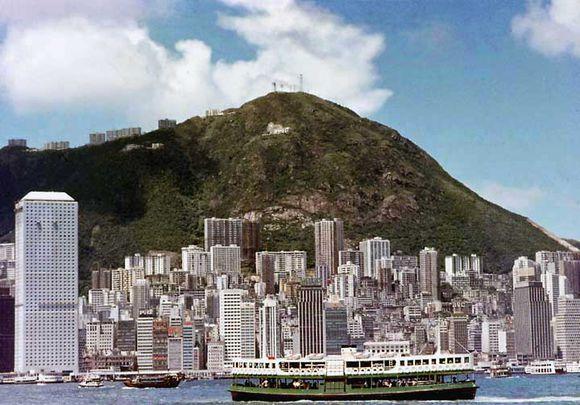 19年的香港当时大学毕业生月均收入 女6000元 男8000元