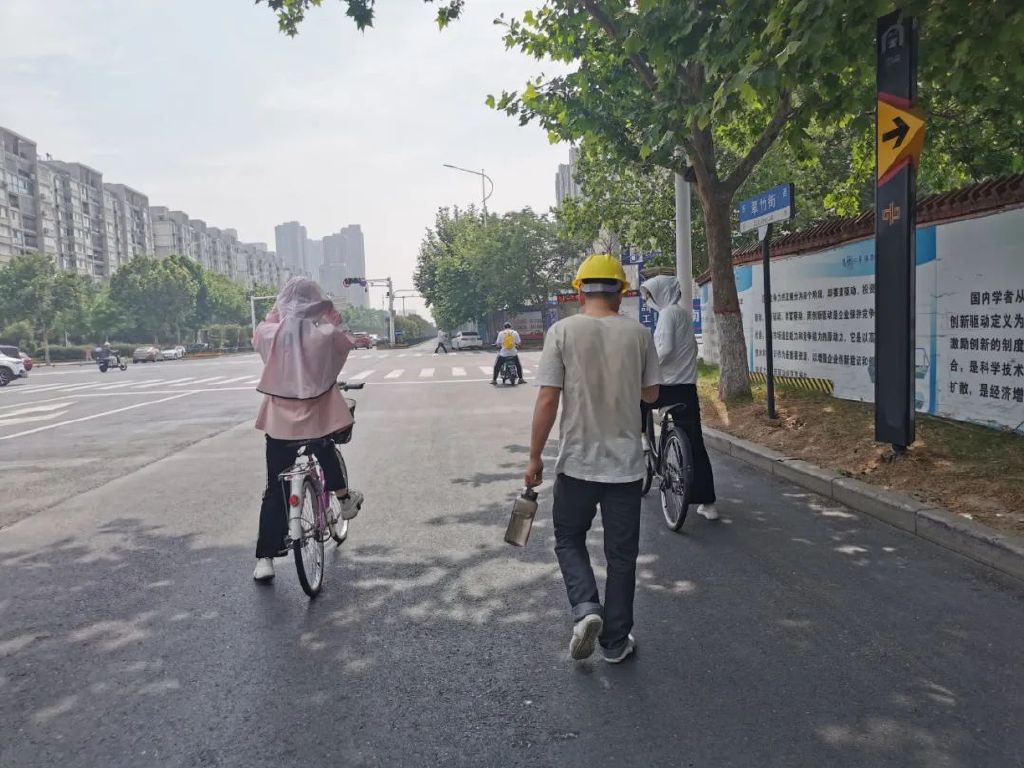 今年中秋放假三天不调休！惊慌的我打开日历，这不正好是周末吗？休闲区蓝鸢梦想 - Www.slyday.coM