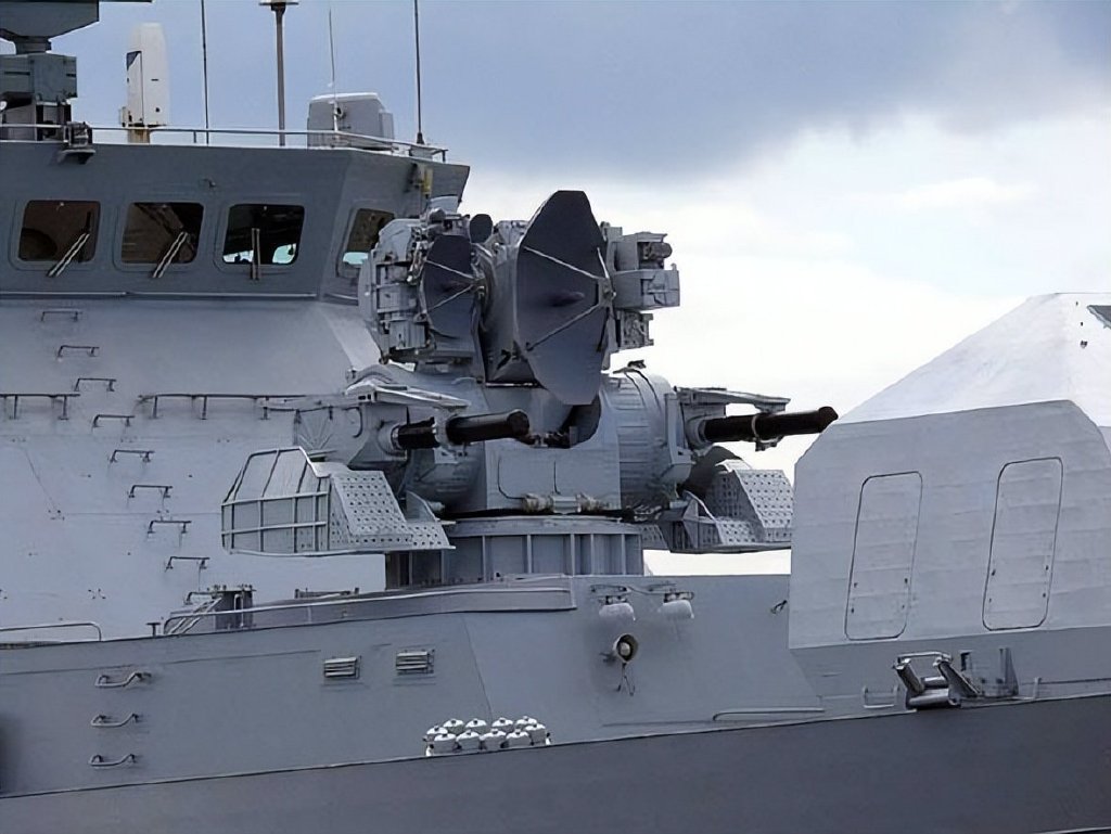 世界海上一流装备,卡什坦近防系统弹炮合一,最大射速达1万发/分|存储