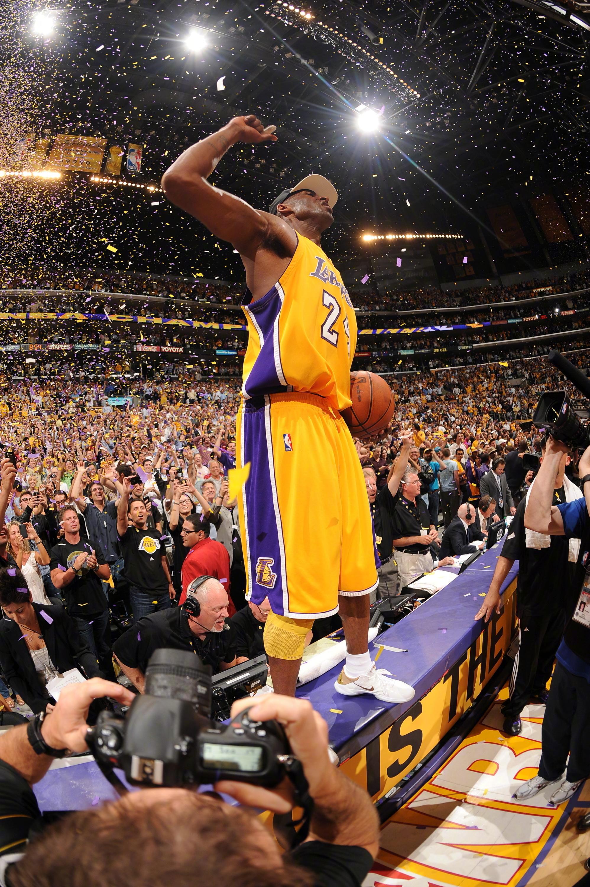 10年前的今天,科比荣膺fmvp,收获个人第5个总冠军