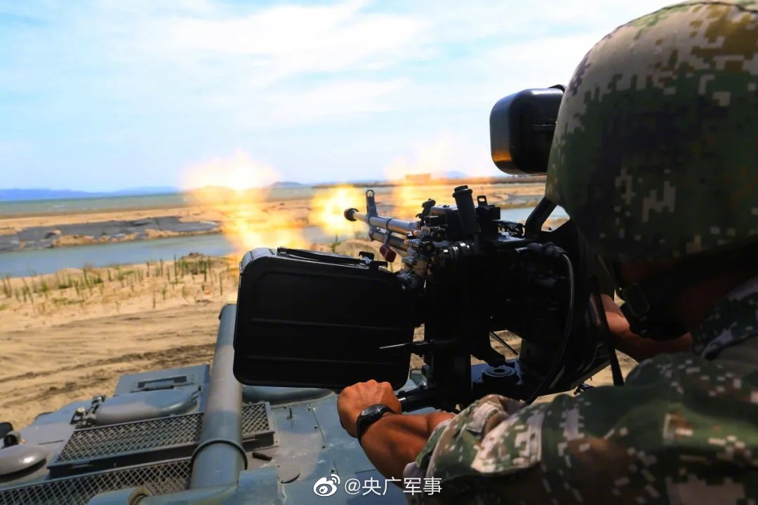 滩头阵地,多型火炮火力全开