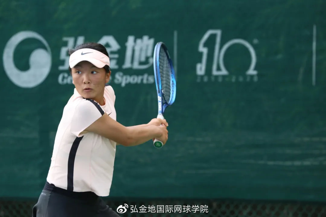 在其他场次的赛事中,王静怡以0-6,3-6不敌李嘉佑,张雅涵以两个6-2击败