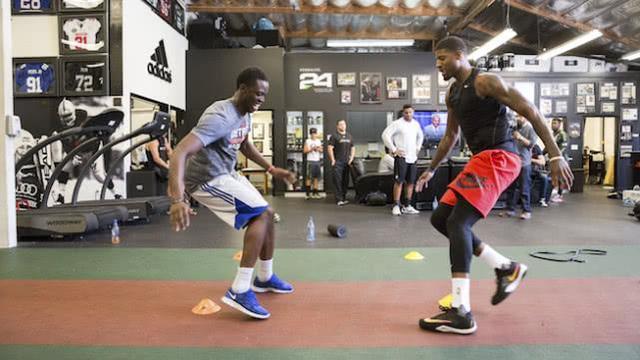 也曾深陷沼泽 雷吉想过退役 乔治一通电话拯救了他 他们友谊深厚休闲区蓝鸢梦想 - Www.slyday.coM