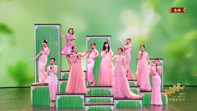2026春晚十全十美迎新春,十位女星演绎国风歌舞|木兰|薛凯琪|刘敏涛|立春|央视春晚_新浪新闻