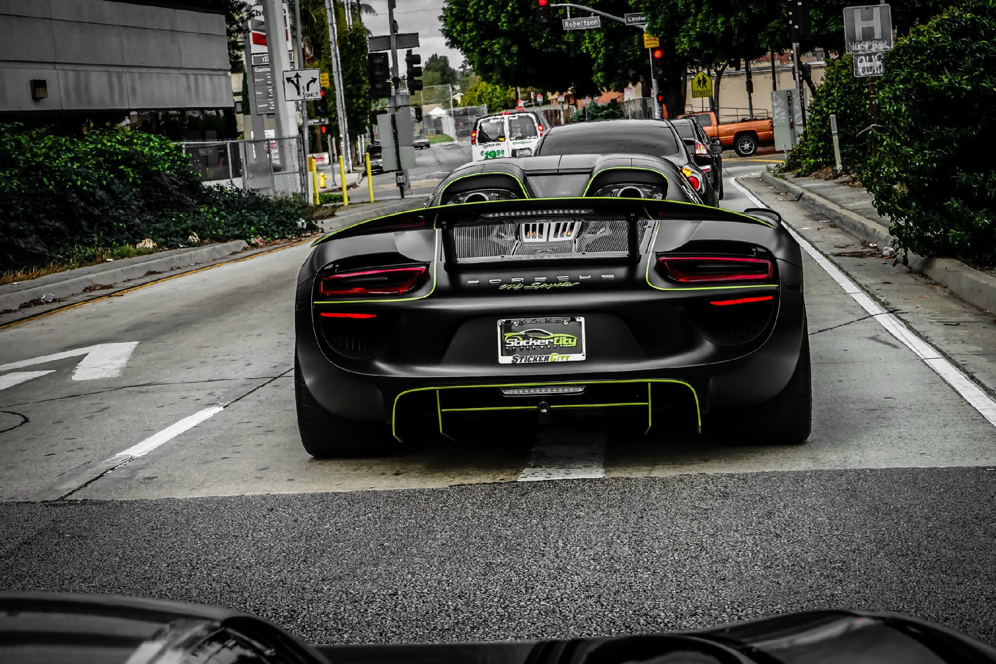哑光黑保时捷918 spyder__财经头条