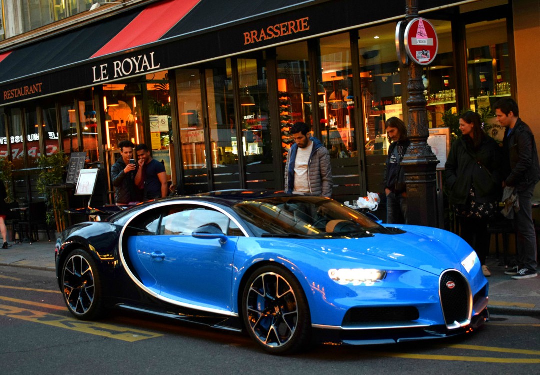 巴黎街头布加迪chiron