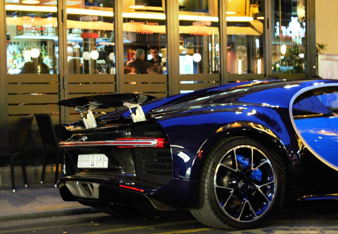 巴黎街头布加迪chiron