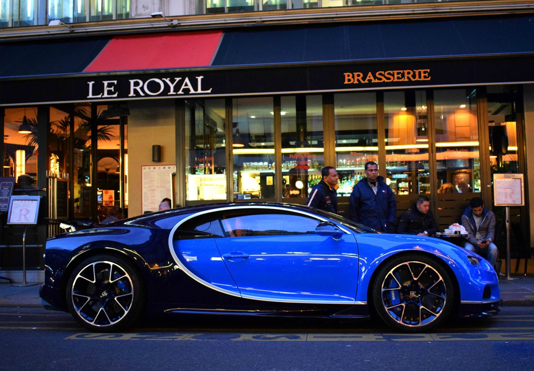 巴黎街头布加迪chiron