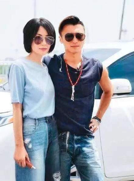 王菲谢霆锋旧照罕见曝光,两人亲密贴脸温馨自拍,离婚已经近10年休闲区蓝鸢梦想 - Www.slyday.coM 王菲谢霆锋旧照罕见曝光,两人亲密贴脸温馨自拍,离婚已经近10年休闲区蓝鸢梦想 - Www.slyday.coM