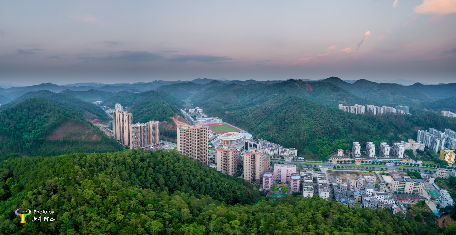 航拍封开县城景色一组