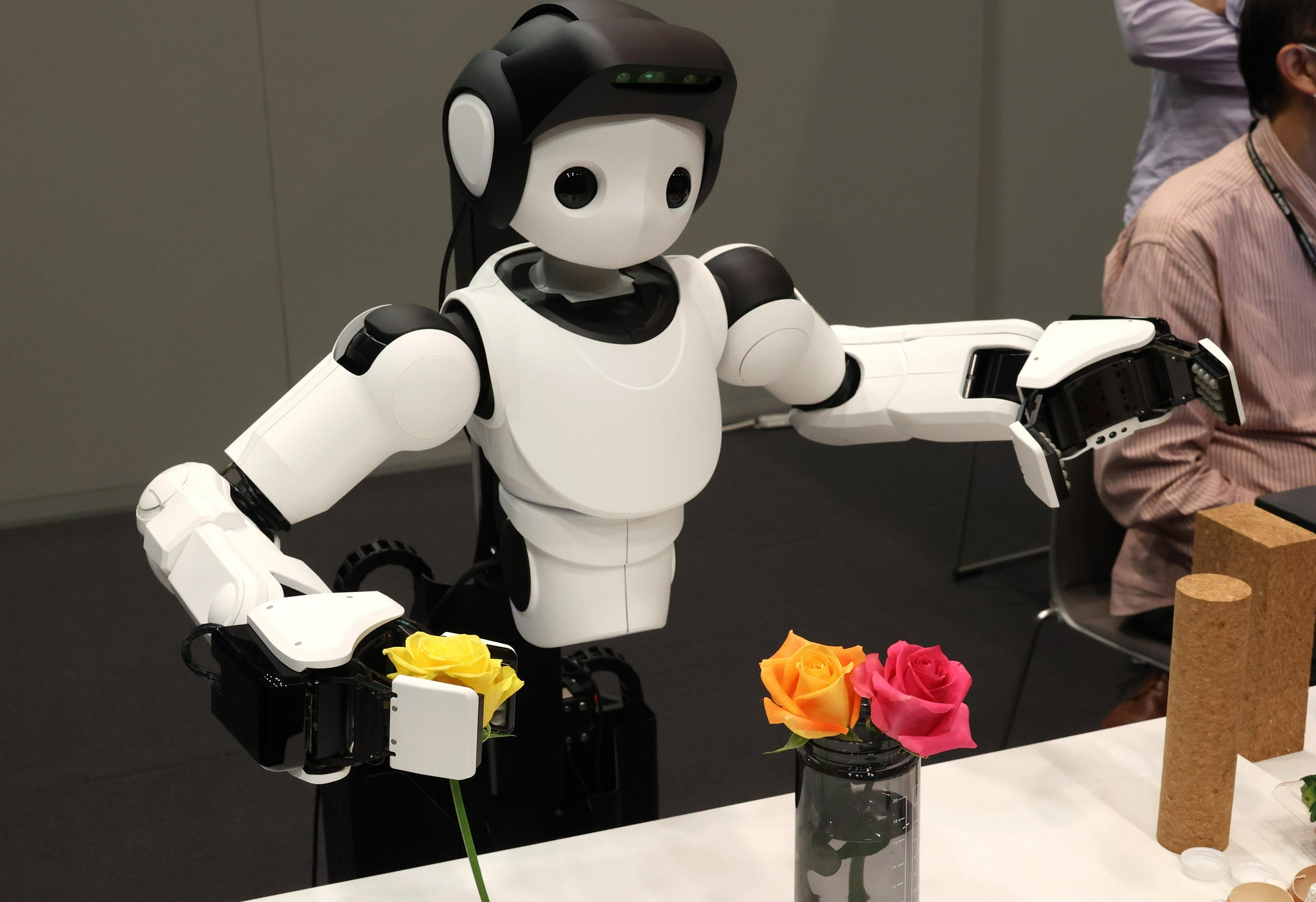 索尼机器人展示新机械手 可用指尖抓住物体灵活调整握力|机械手|机器