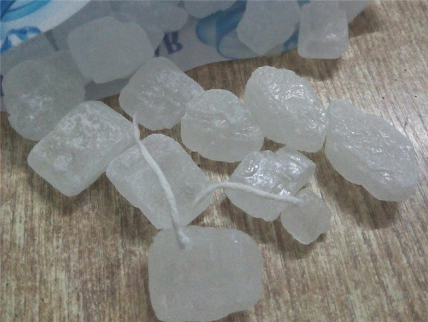 冰糖里面放一根白线你们知道原因吗其实是商家故意放的