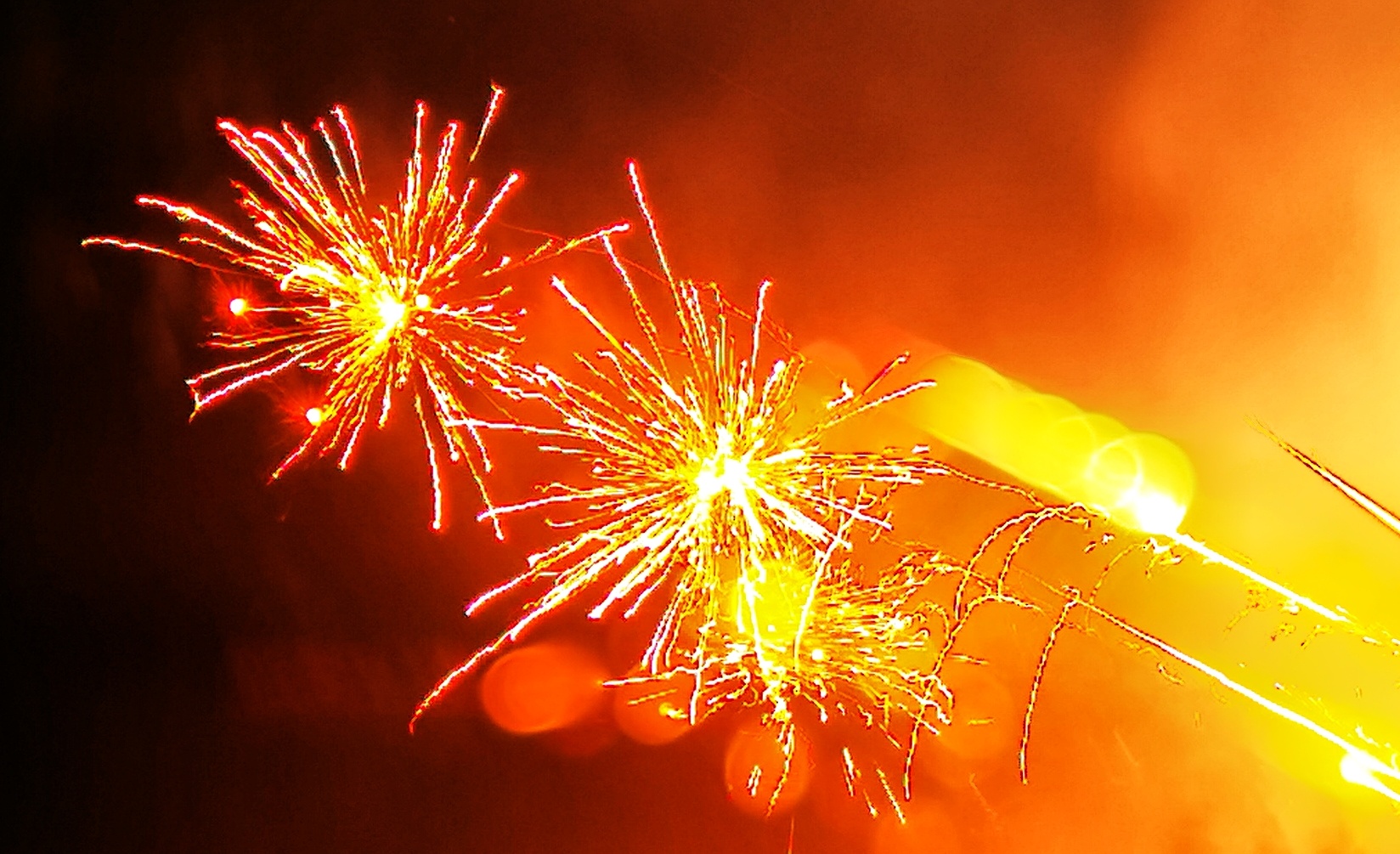 漫天的烟花飞舞 与兔赛跑 在黎明到来的前夜_高清图集_新浪网