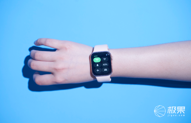 终于轮到「北京」了！苹果手表不用手机也能打电话，赶快开通休闲区蓝鸢梦想 - Www.slyday.coM