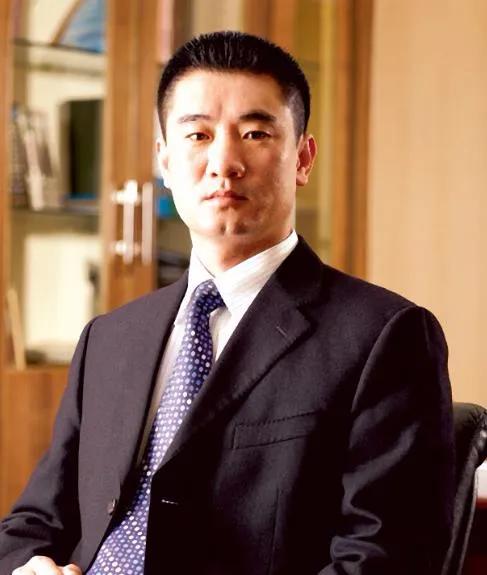 宜华地产董事长刘绍生刘绍喜的父母,是老实巴交的农民,家中姐妹兄弟中