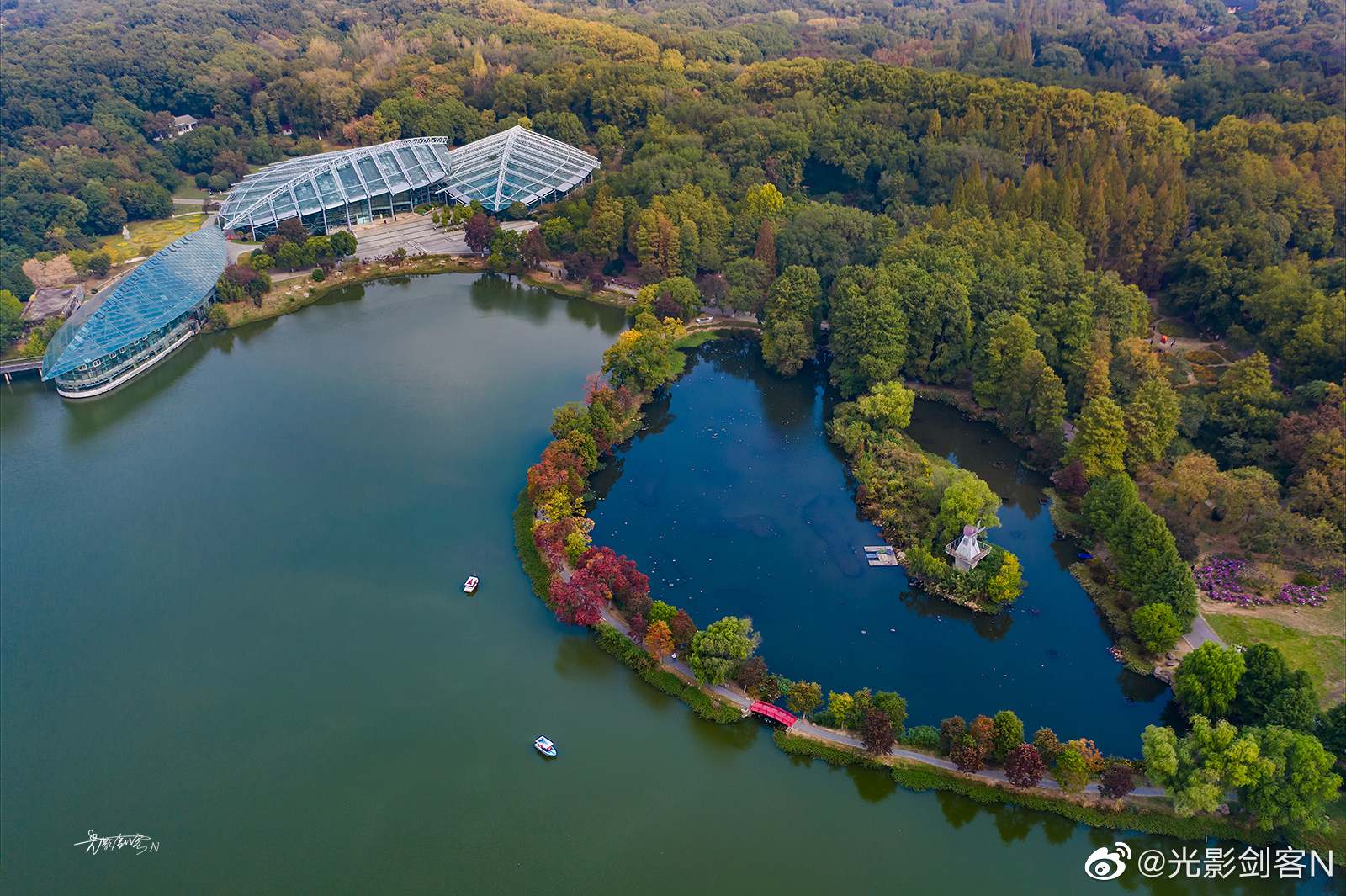前湖秋色 (南京中山植物园)__财经头条