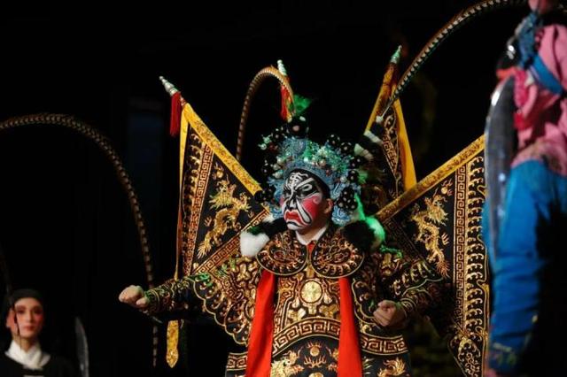 “戏文里的青春”正当时 优秀的剧种与优秀的演员值得拥有都市舞台休闲区蓝鸢梦想 - Www.slyday.coM