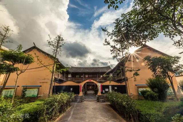 西竺庵,太子寺,山耳寺等名胜古迹也有始建于光绪16年的由旺文笔塔由旺