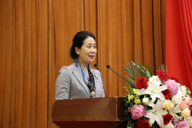 内蒙古自治区党委统战部副部长 自治区工商联党组书记梁淑琴出席会议