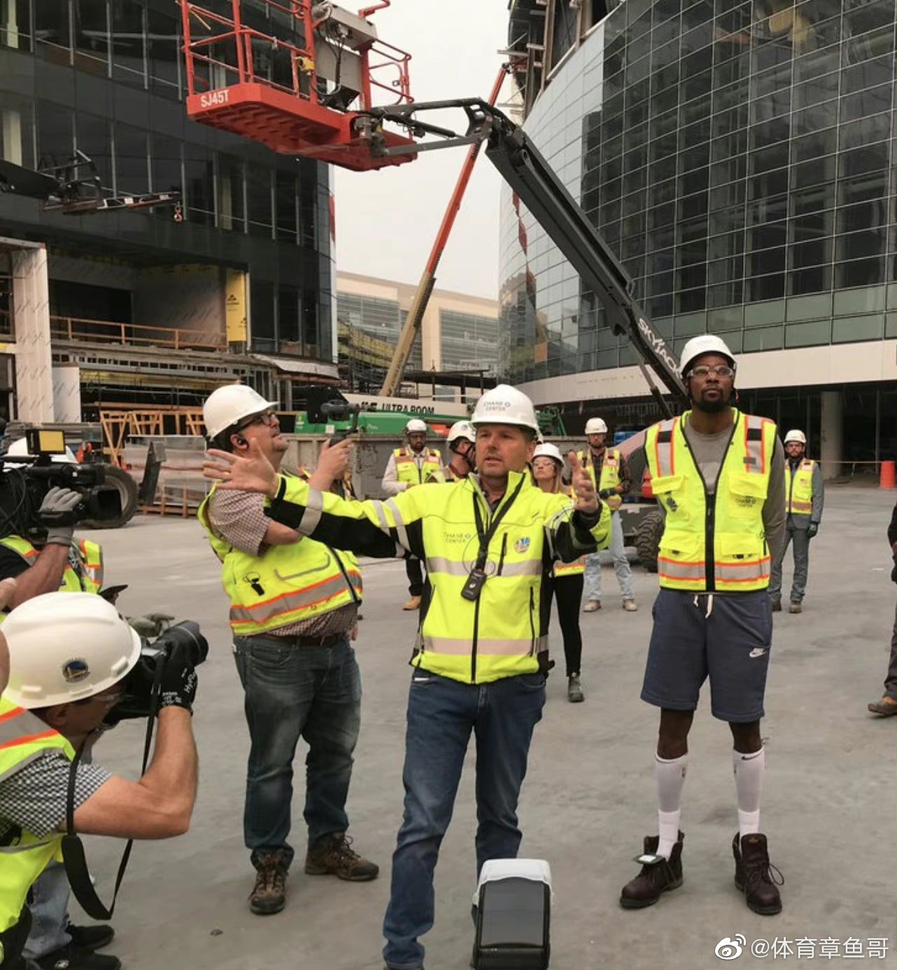 库里:kd打电话恭喜我们进入西决……_高清图集_新浪网