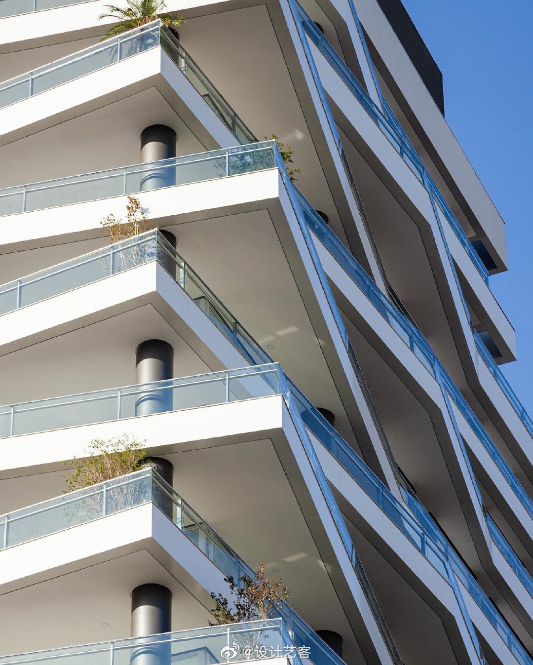 建筑中横线条的运用,折现的韵律. .