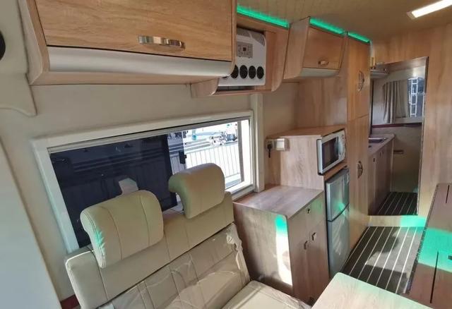 神车五菱宏光变房车阳光尚游大白鲨后置厨卫版