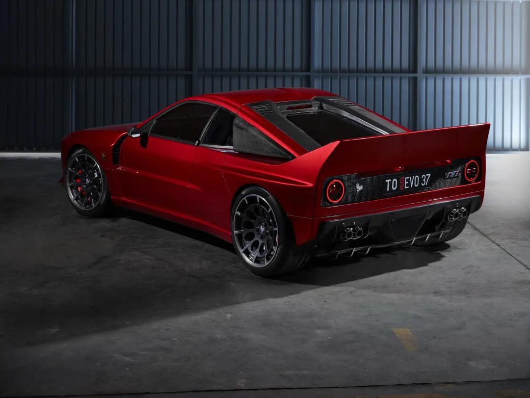 用当今最新技术制造出比原版性能更强的蓝旗亚037