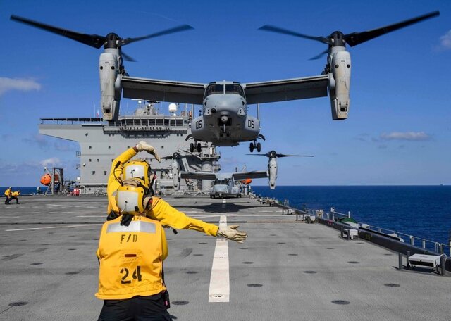 遏制中国新手段？美军9万吨级移动基地舰现身日本休闲区蓝鸢梦想 - Www.slyday.coM