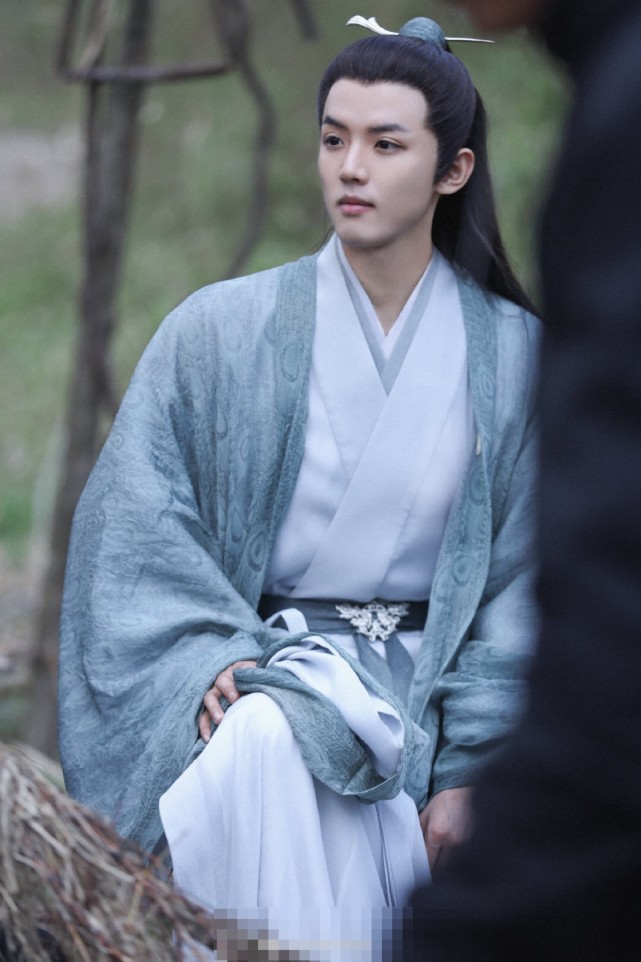 《琉璃》配角若玉,颜值高还是学霸又深情,简直就是现实版司凤