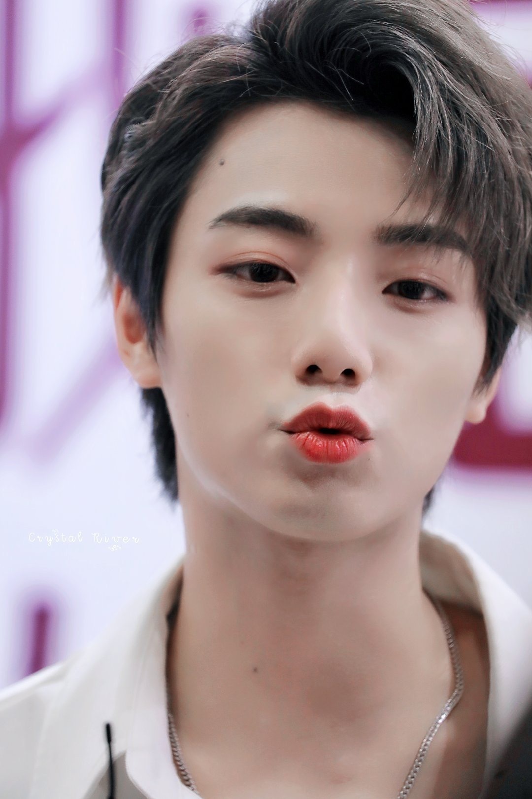 深深的精致侧颜 恰到好处的额头痣,太鲨了吧@unine_李振宁   0