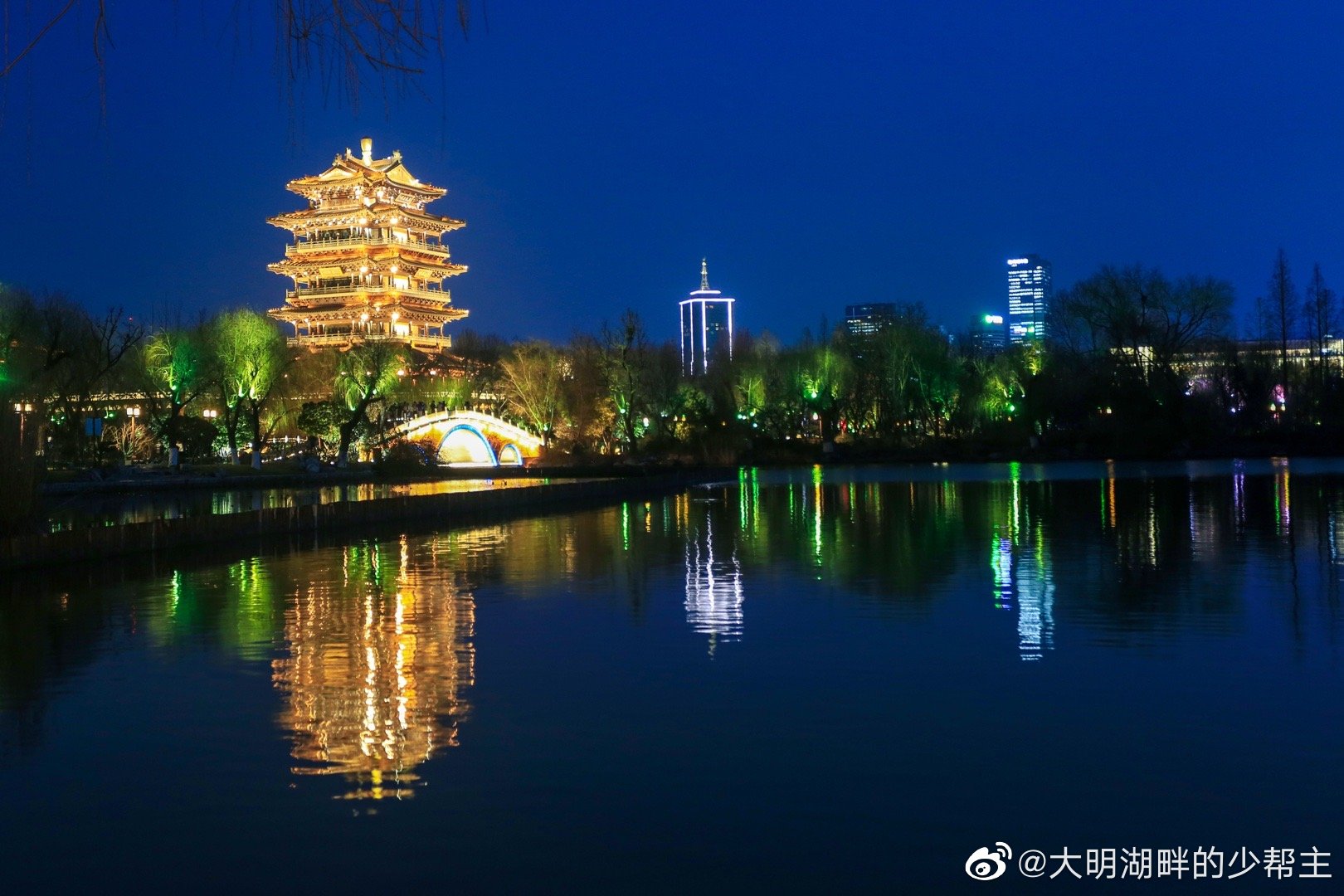 济南差成都还有多大的距离