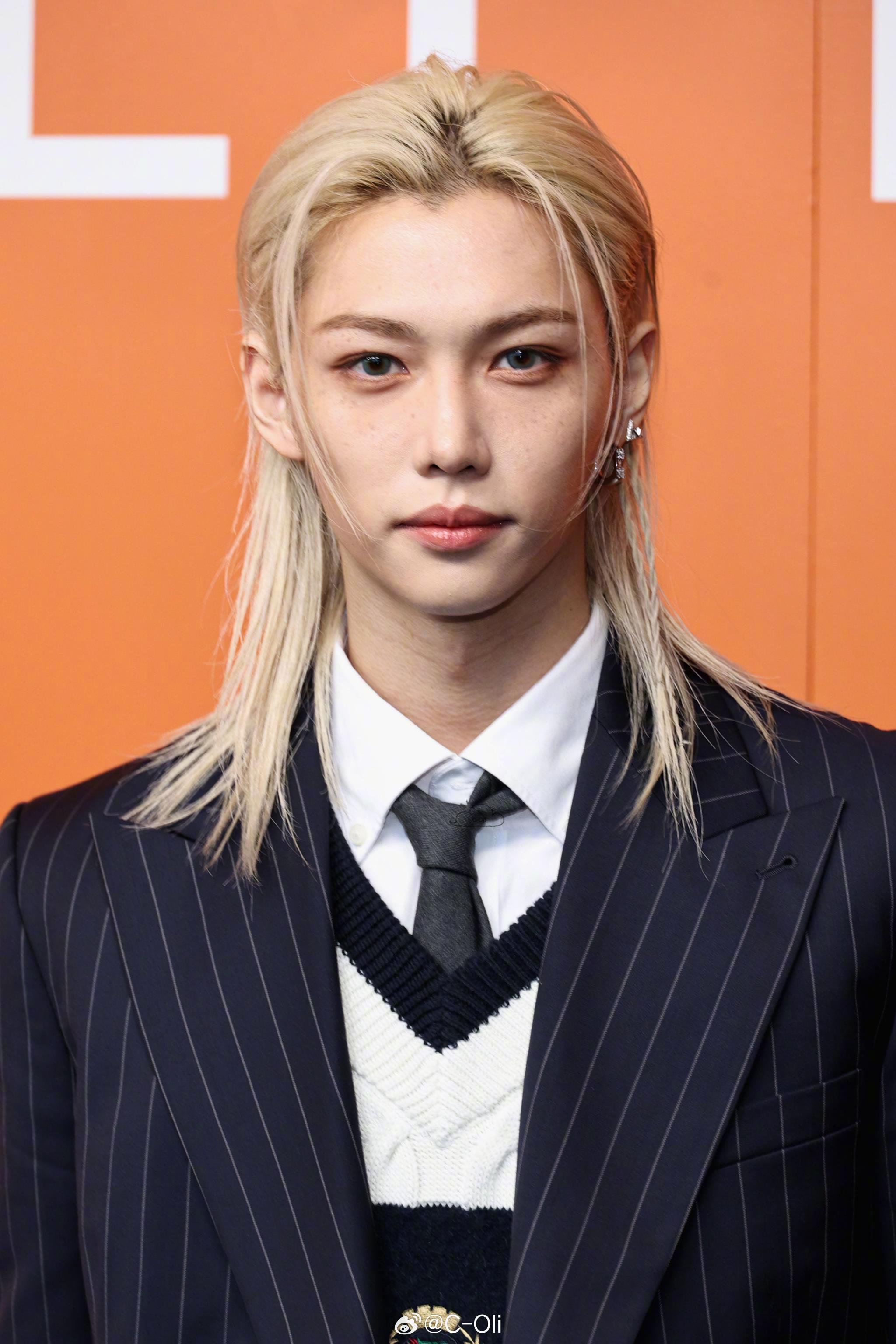 straykids成员李龙馥 & 受邀出席学院风的两位青春男大潇洒帅气