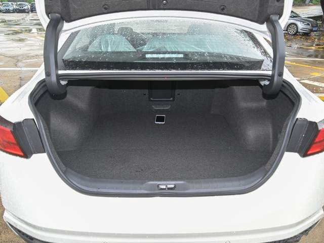 0t优惠2.8万,21款天籁造型帅气,车内宽敞还舒适